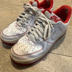 NIKEエアフォース1 レッドの画像