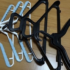 物を減らしたのに伴い大量のハンガーお譲りします。の画像