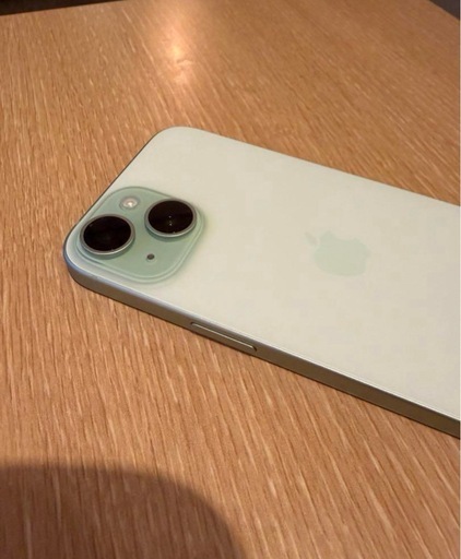 【美品】iPhone15 128GB グリーン✨SIMフリー／箱・付属品あり／那覇市手渡しOK