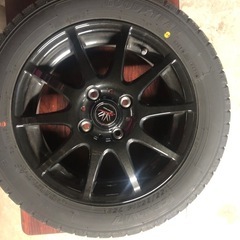 スタッドレスタイヤとホイルの4本セット　14インチの画像