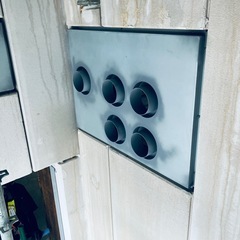 建設現場での建築金物取り付け。の画像