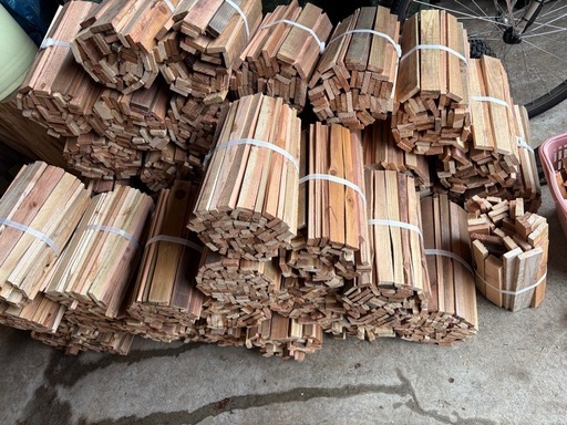 乾燥針葉樹薪・バーベキューやキャンプ、薪ストーブの焚き付けに