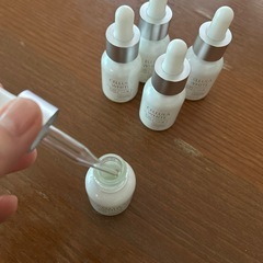 チェルラーWhite空き瓶5つの画像