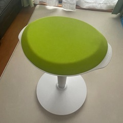 昇降式　スタンディング対応スツールの画像