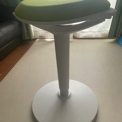 昇降式　スタンディング対応スツールの画像