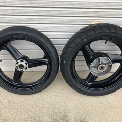 CB400SFバージョンSの前後ホイールセットです。の画像