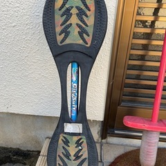 スケートボードとホッピングの画像