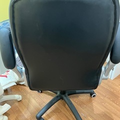 デスクチェア 黒 オフィスチェア の画像