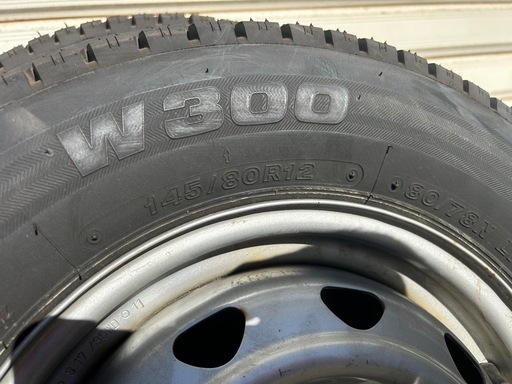 軽トラ軽バンにエブリィクリッパーキャリィ145/80R12 スタッドレス新品＋スチールホイール