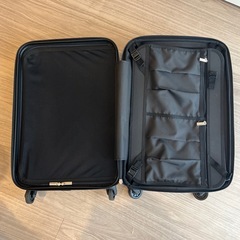 機内持ち込みスーツケースの画像