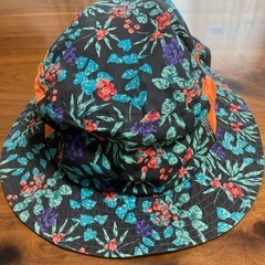 キッズ首の日焼け防止付きの帽子の画像