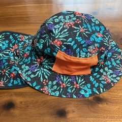 キッズ首の日焼け防止付きの帽子の画像