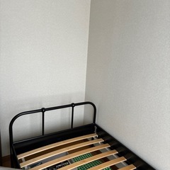 ベッドフレームの画像