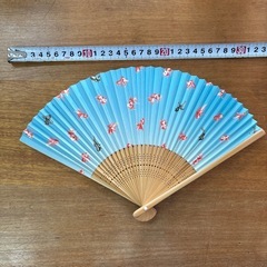扇子　金魚柄　青
の画像