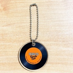 【スヌーピー】ピーナッツフレンズクラブ 限定 特典 レコードキーホルダー 非売品の画像