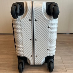 機内持ち込みスーツケースの画像
