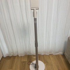ダイソン掃除機純正スタンド　コンセント付きの画像