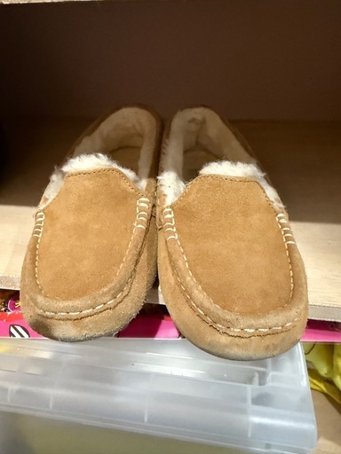 UGG茶色の靴です。まだ綺麗です