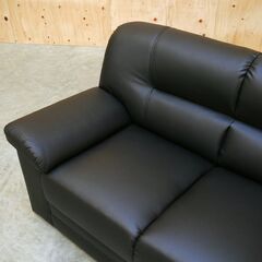 ≪zyt2499ジ限≫ 美品 2人掛けソファ 幅約140cm 合成皮革 ブラック リビング/応接ソファ/中古家具/宮城県仙台市 71010-05の画像