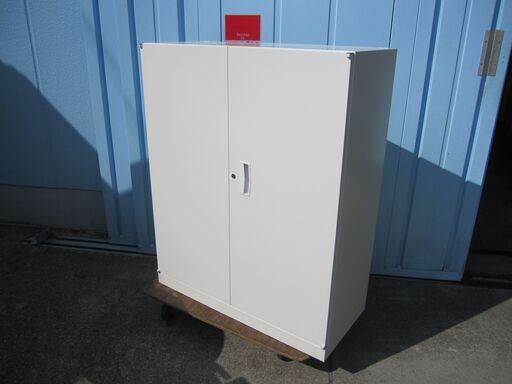 両開き書庫　ホワイト　鍵あり　生興製　900ｘ400ｘ1110　多少日焼けあり