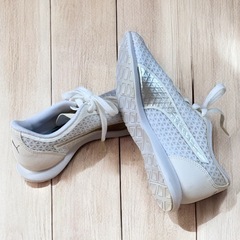 PUMA プーマ スニーカー 軽量 22.5cm メッシュの画像