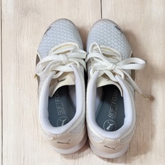 PUMA プーマ スニーカー 軽量 22.5cm メッシュの画像