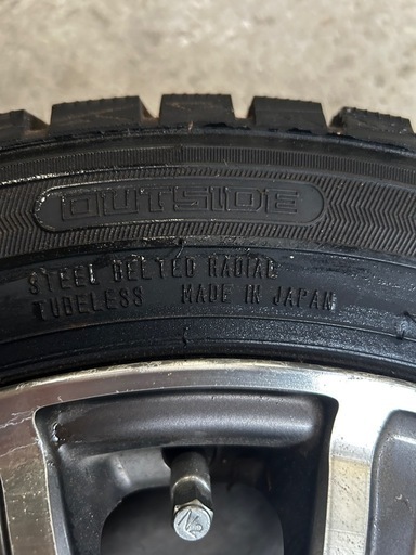 DUNLOP スタッドレスタイヤ　M-BOX等で使用可能　