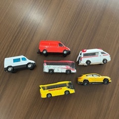 【10月末まで‼️】《25》トミカなど車のおもちゃの画像