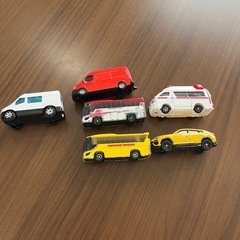 【10月末まで‼️】《25》トミカなど車のおもちゃの画像