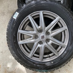 ホイール付きスタッドレスタイヤ4本の画像