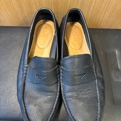 Clarksローファーの画像