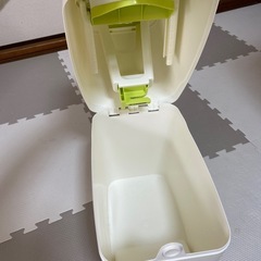 アップリカ　紙おむつ処理ポットの画像