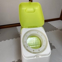アップリカ　紙おむつ処理ポットの画像