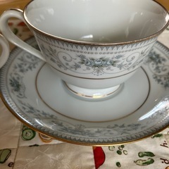 ノリタケ  カップとソーサー1組の画像