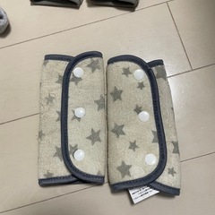 抱っこ紐のよだれカバー胸当てと紐カバーの画像