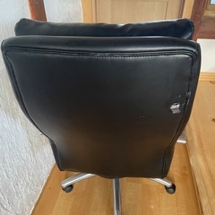 関家具レザーチェアーの画像