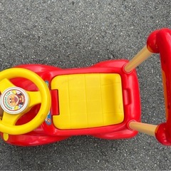 アンパンマン車の画像