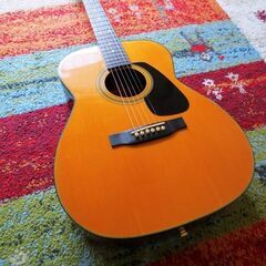 綺麗な モーリス　MF-201Nアコースティックギターです。の画像