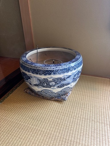 火鉢　レトロな切株　箸付き　中古 火鉢 レトロな切株 箸付き 中古 火鉢 レトロな切株 箸付き 中古