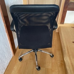 ハイバックオフィスチェアーの画像
