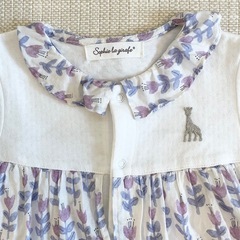【Sophie la girafe】 キリンのソフィー チューリップ柄長袖ロンパース 80cmの画像