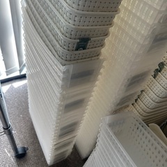 引取り 収納カゴ 大量 使用感マチマチですの画像