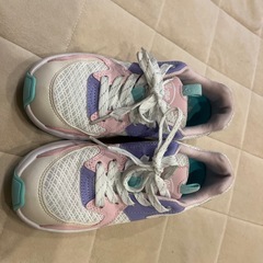 ほぼ新品　スニーカー　21㎝　　の画像