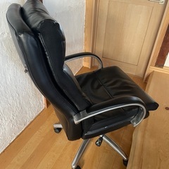 関家具レザーチェアーの画像