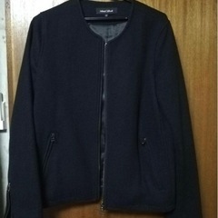 ノーカラージャケットの画像