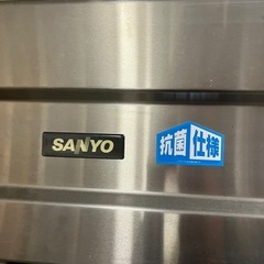 業務用4枚扉冷蔵庫の画像