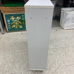 【ジモティー割引で最大15％OFF⭐️】 キャスター付き 本棚 山善 白の画像