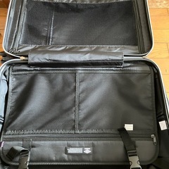 umbro スーツケースの画像