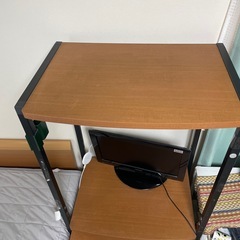 パソコンラック椅子付きの画像