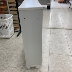 【ジモティー割引で最大15％OFF⭐️】 キャスター付き 本棚 山善 白の画像